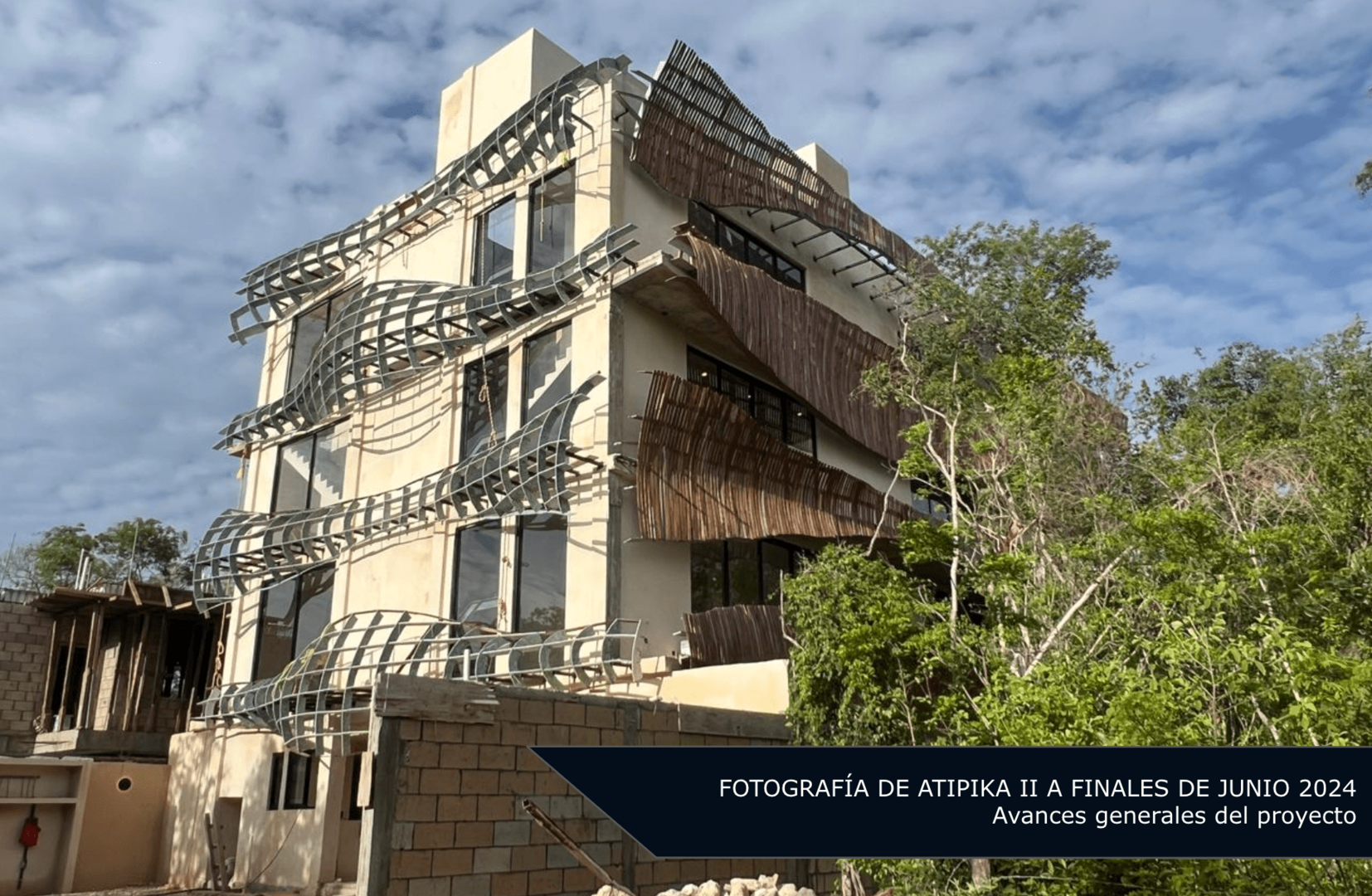 Atipika II - Campaña 17 (imagen 2 de 14) | briq.mx